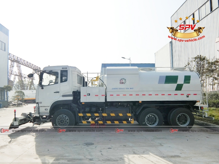 Side view of Sewer Jetting Truck Dongfeng Kinland Side view of Sewer Jetting Truck Dongfeng Kinland